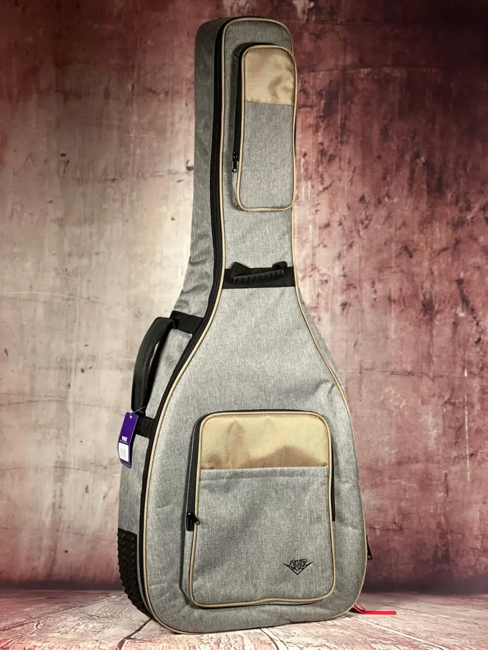 Decken-Detailansicht einer CNB CB1880D Gig Bag für Westerngitarre, Tasche für akustische Gitarre