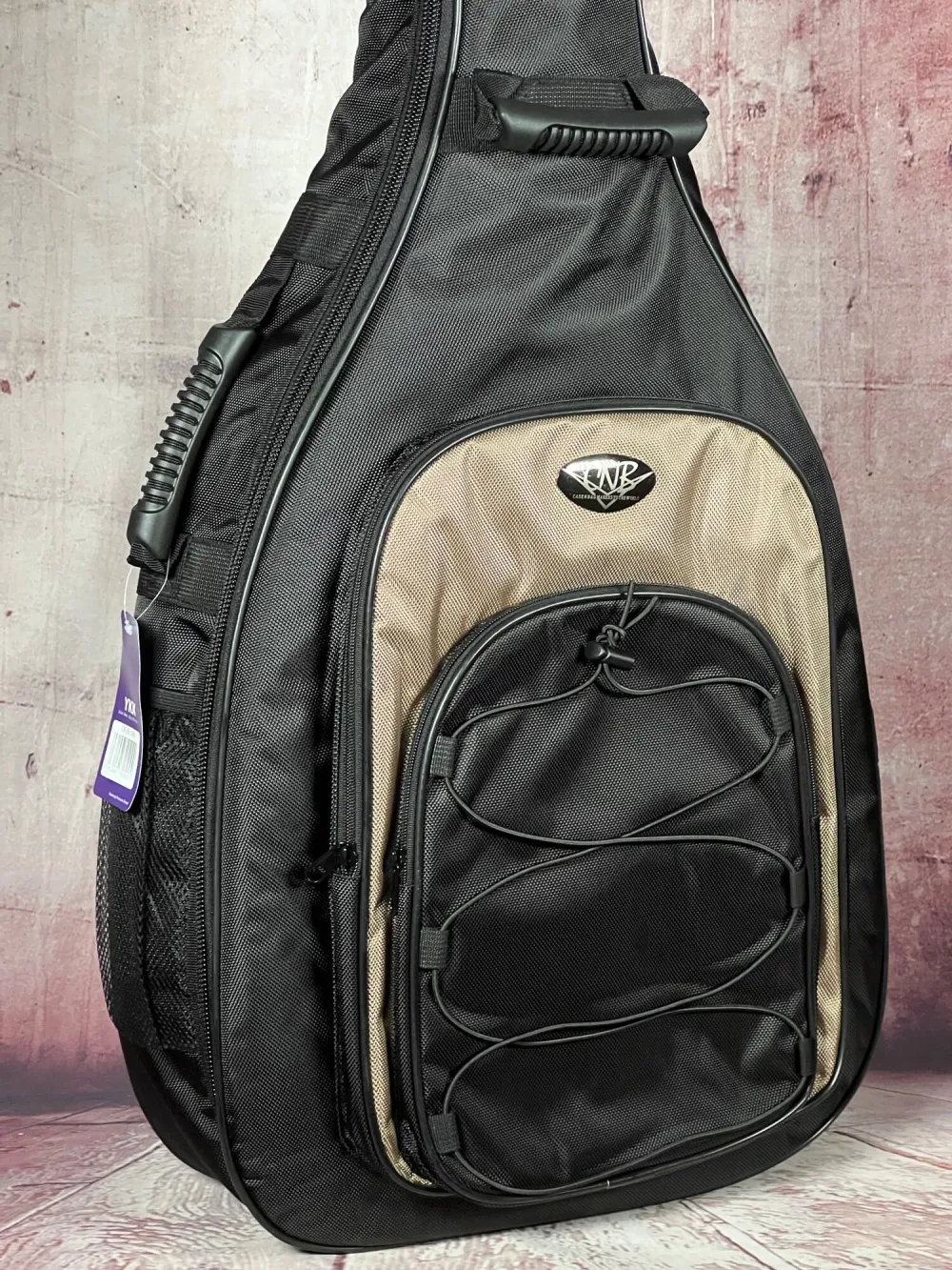 Notenfach-Detailansicht einer CNB DGB1680 Gig Bag für Westerngitarre, Tasche für akustische Gitarre