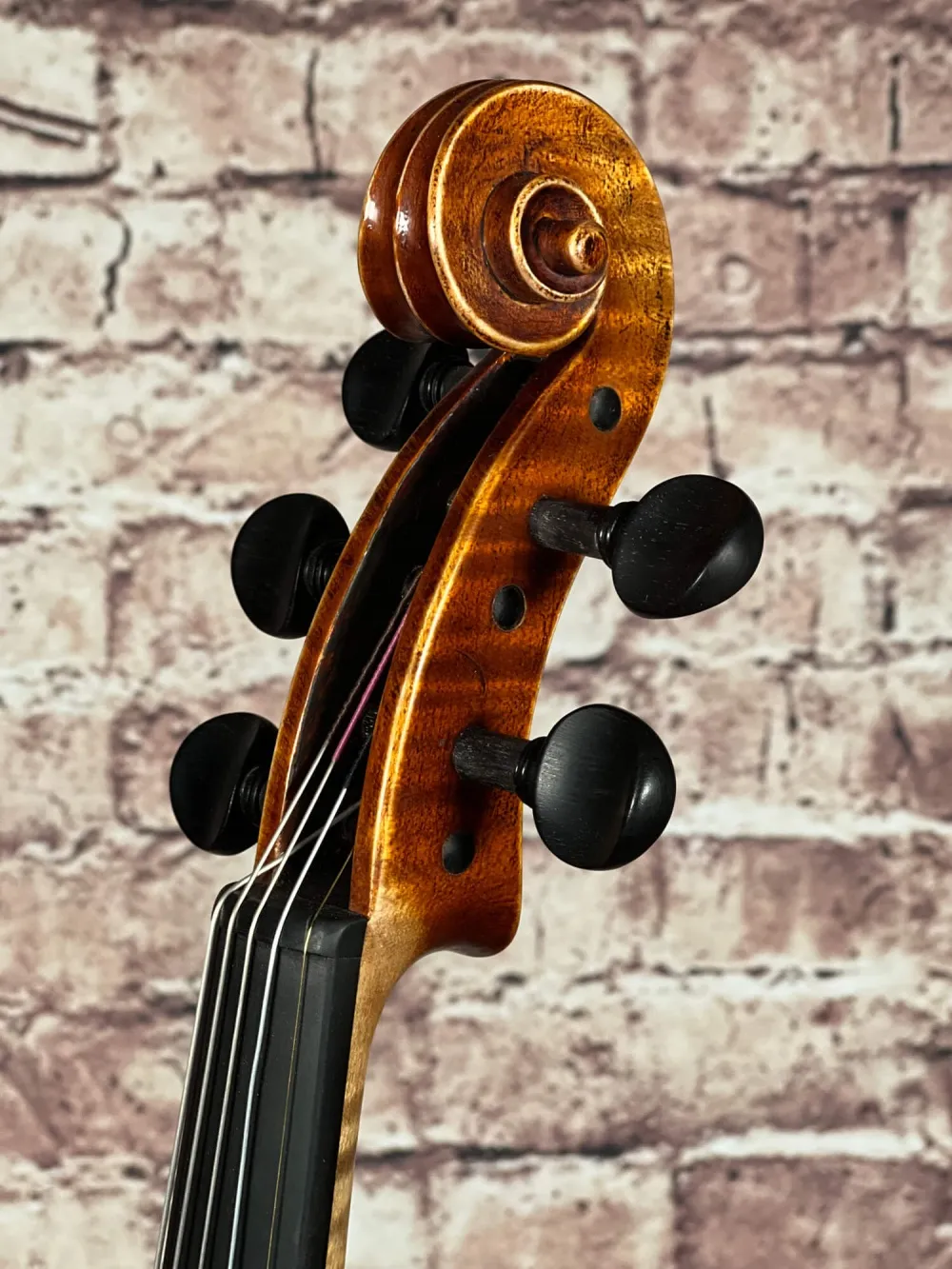Schnecke-rechts-Detailansicht einer Simon Joseph 5Saiter 4/4 Meister Geige (Violine) Handarbeit 2021