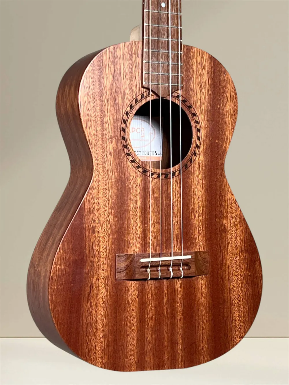 APC BL Simple Bariton Ukulele aus massivem Mahagoni - Deckeansicht