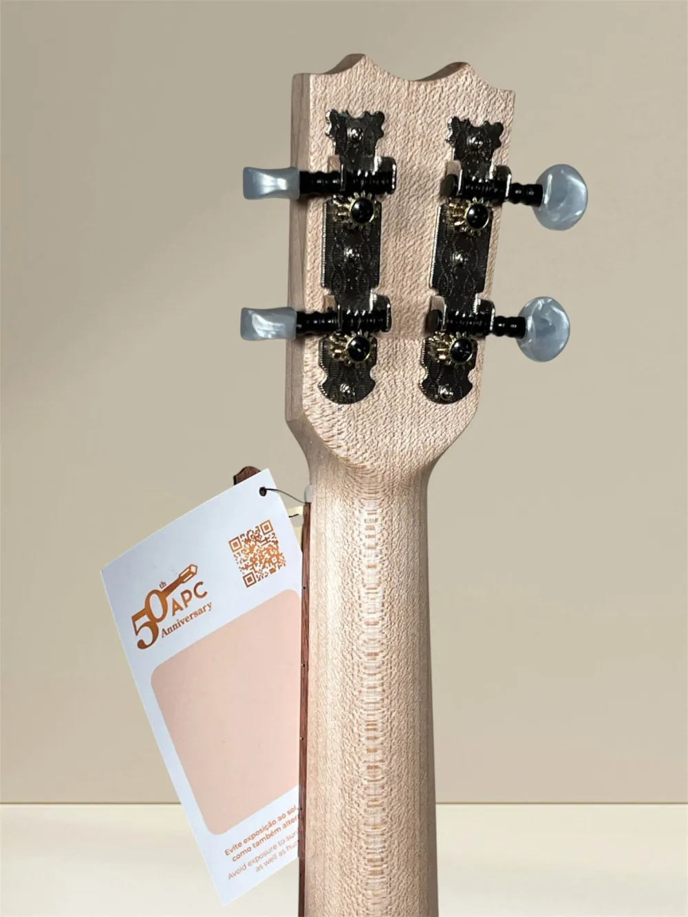 APC CL Simple Concert Ukulele aus massivem Mahagoni - Kopfanicht mit Mechaniken