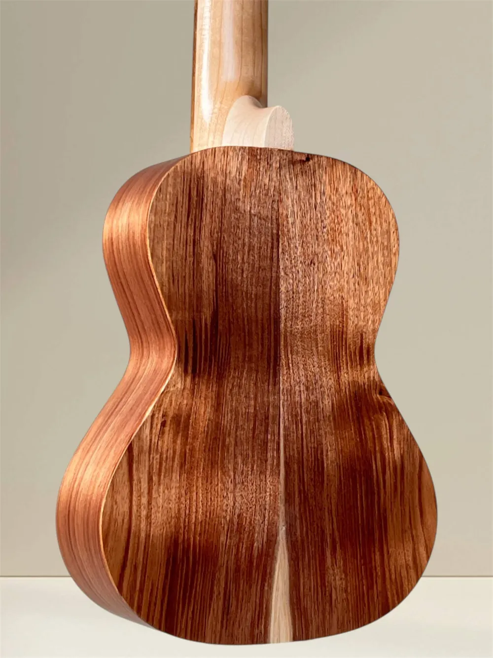 APC GS Guitarlele Modell Simple aus vollmassiver Akazie – Bodenansicht