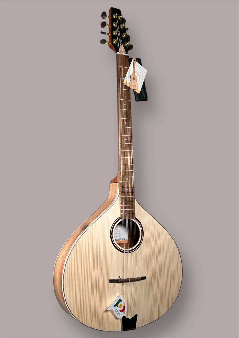 Vorderseitig-Detailansicht einer APC Artist Portugiesisch Bouzouki Modell PTB308 gebaut in Portugal 2022