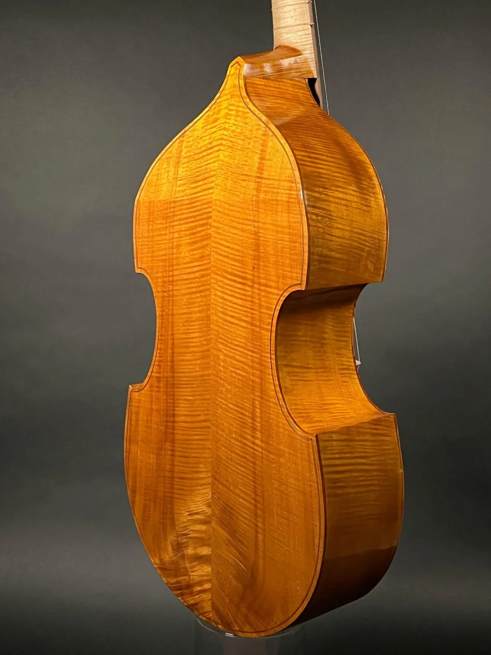 Boden-Zarge-Detailansicht einer Bivaj Art 6-Saitige Bass Viola da Gamba Handarbeit aus Siebenbürgen gebaut 2021