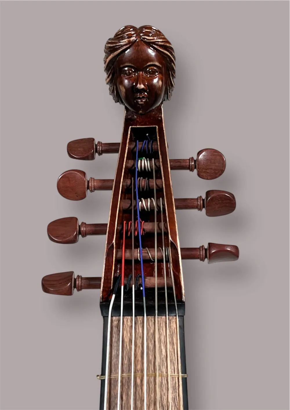 7-saitige Bassgambe nach Nicolas Bertrand gebaut 2024– Schneckeansicht vorne
