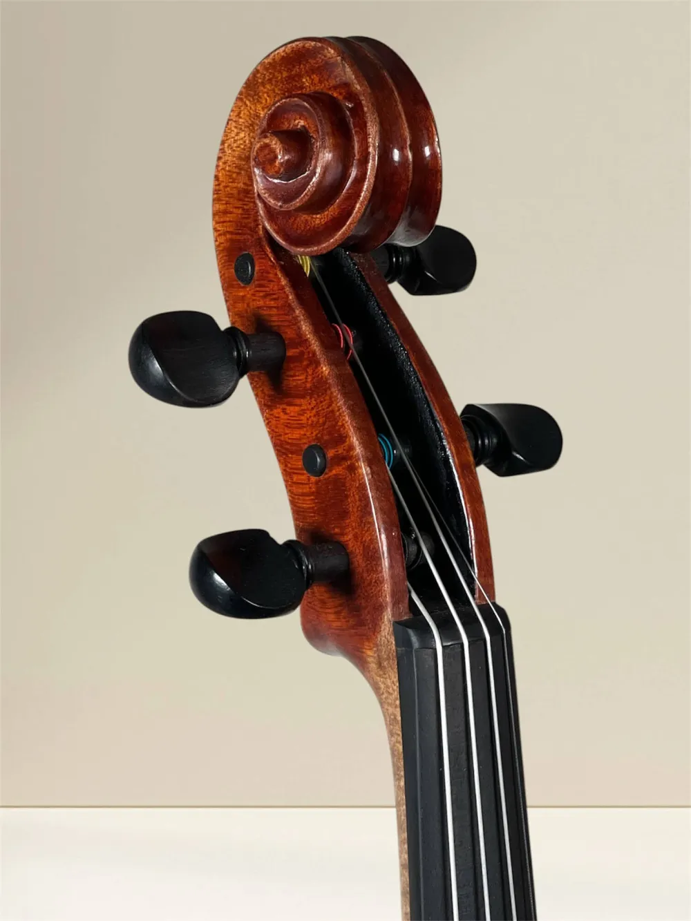 Bucur Ioan 39,9 cm Viola aus Reghin, gebaut 2021 – Schneckeansicht vorne seitlich