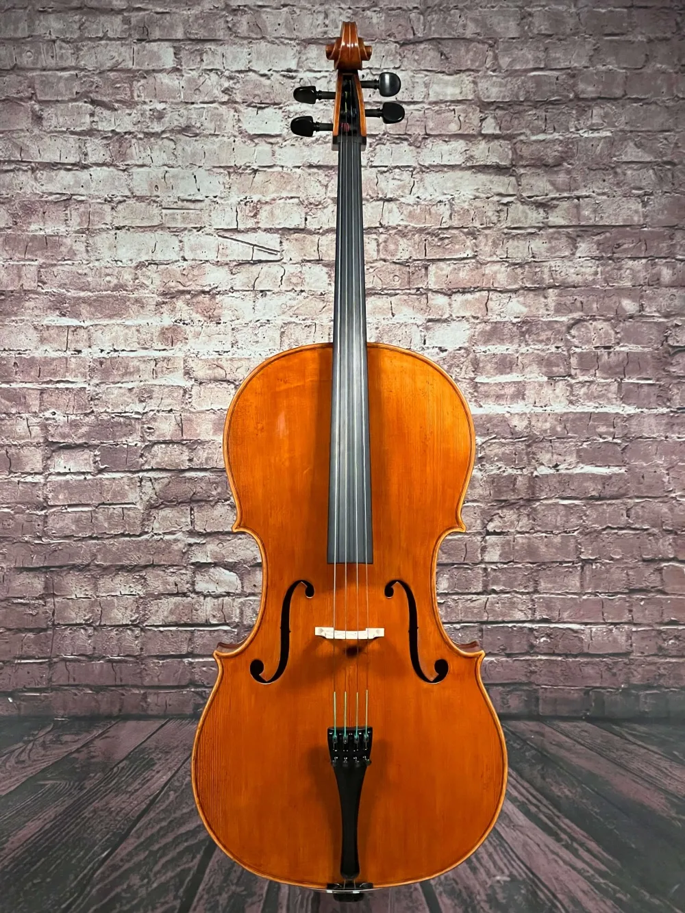 Front-Detailansicht eines Stoica Alin di Bottega Cello Handarbeit aus Siebenbürgen 2022