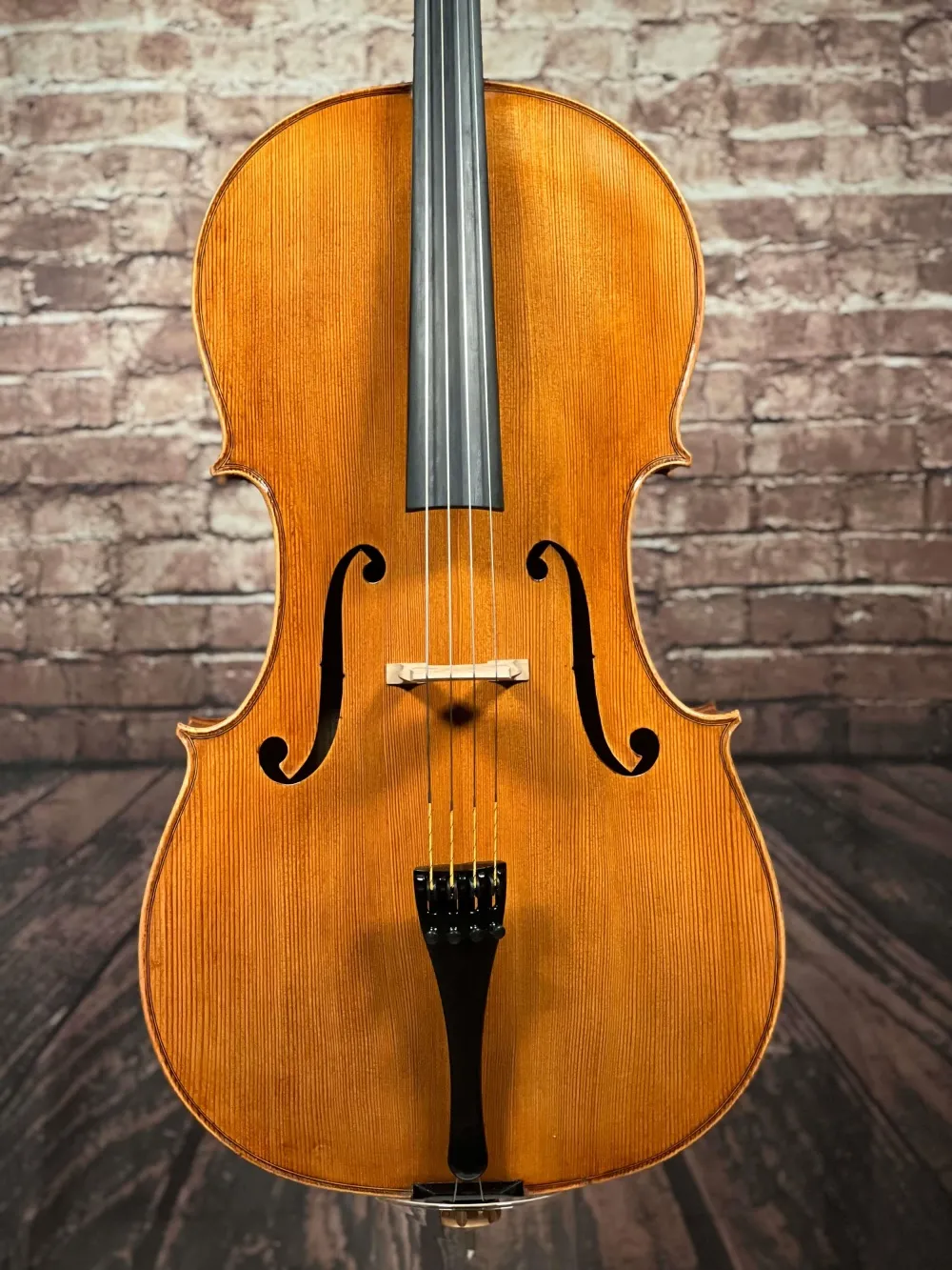 Decke-Detailansicht eines Bivaj Árt Meister Cello (Violoncello) Modell STRADIVARI Handarbeit 2021