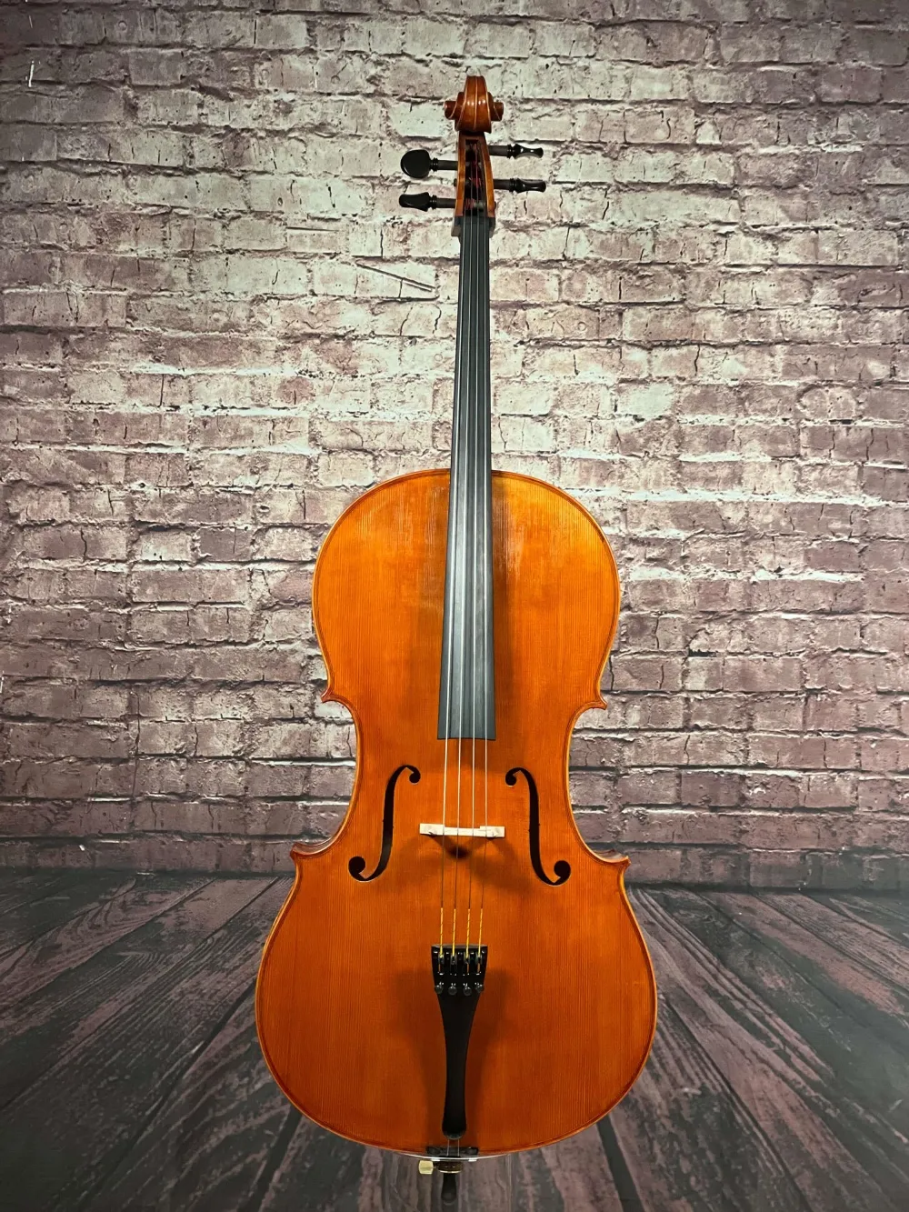 Front-Detailansicht eines Györke Francisc \"di Bottega\" Orchester Cello (Violoncello) Handarbeit 2018