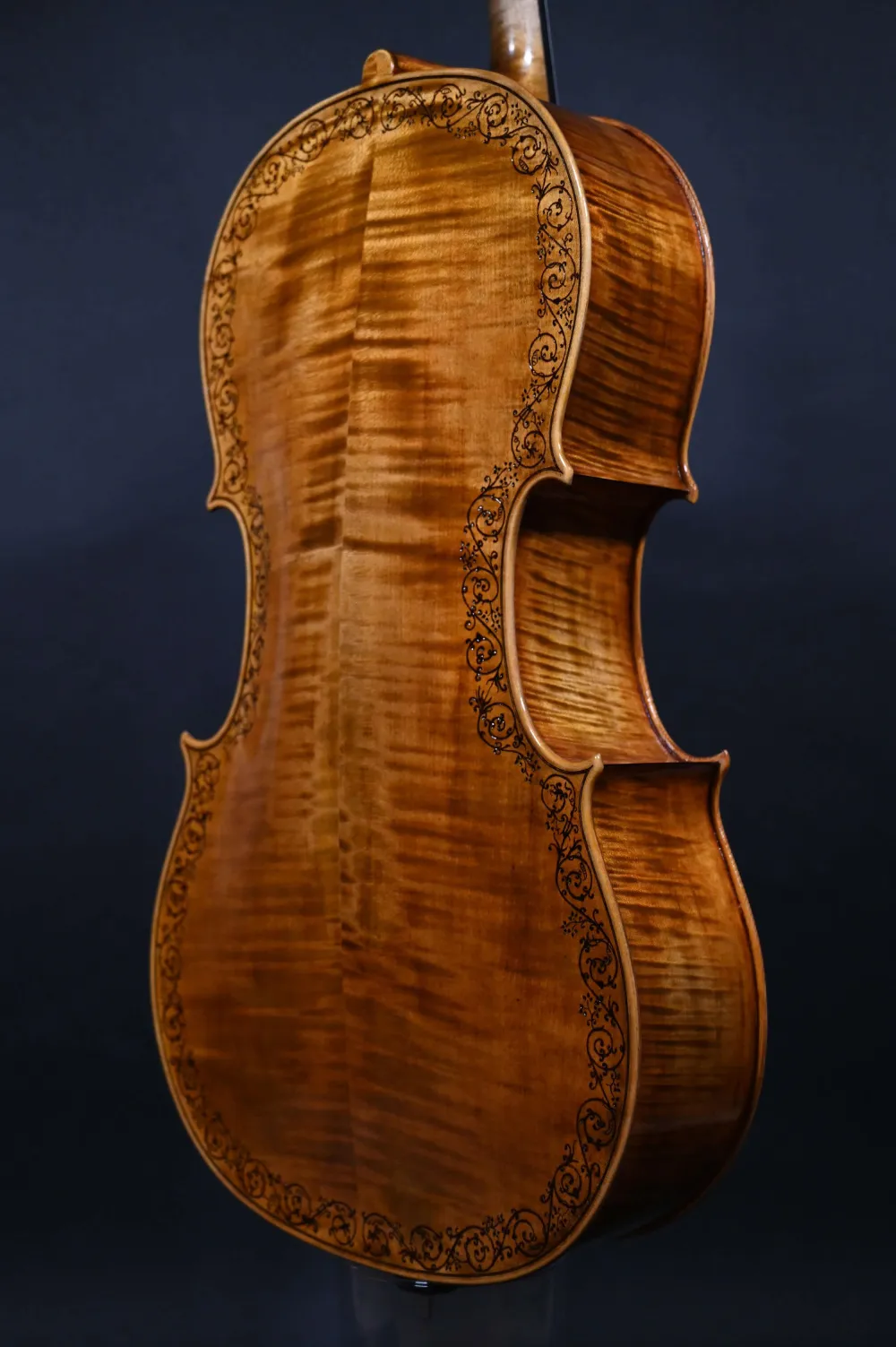 Boden- Zargenansicht eines Kalas Csaba 4/4 Meister Cello (Violoncello) nach Stradivarius Handarbeit 2022