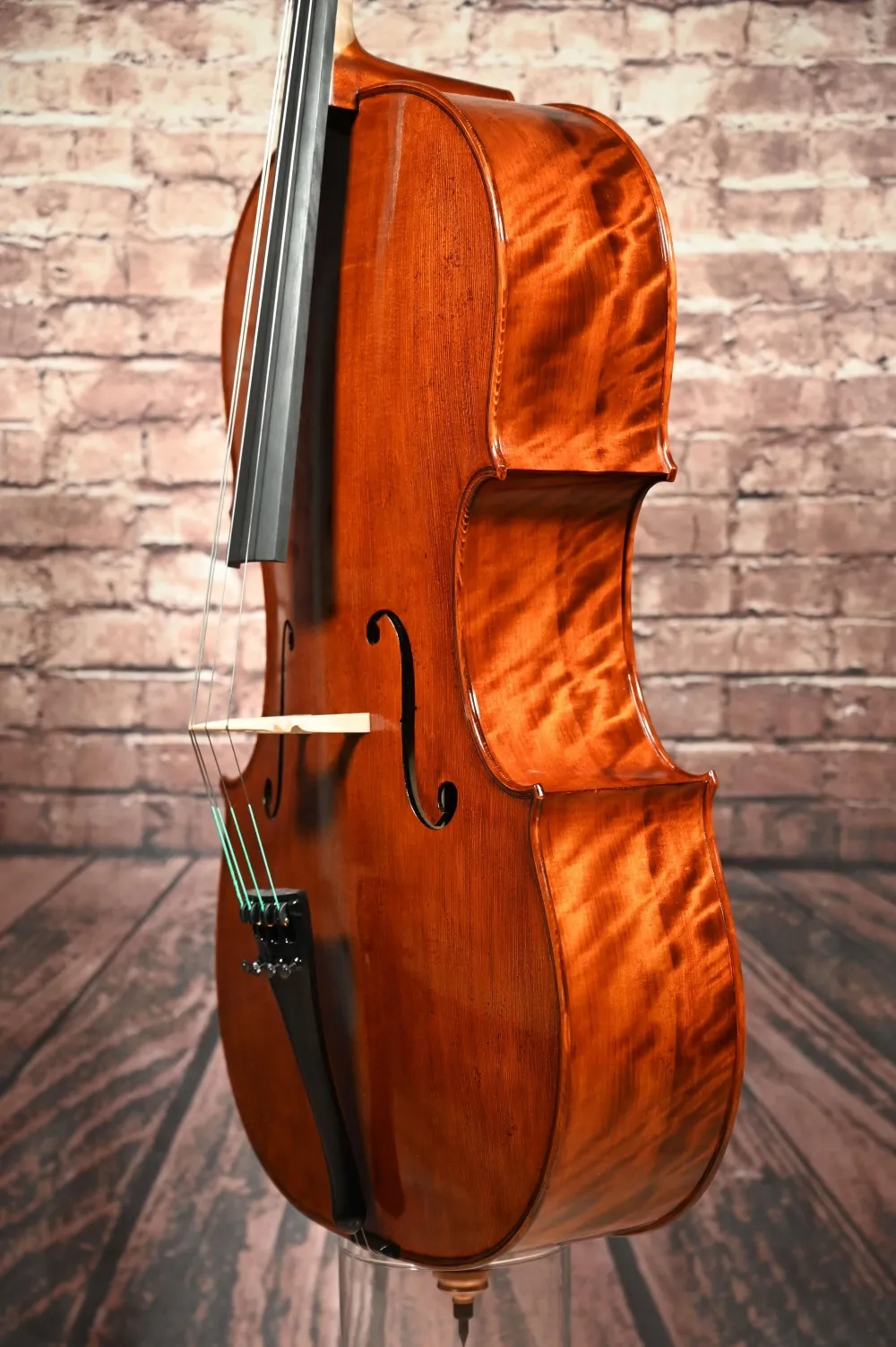 Deckeansicht-seitlich eines Simon Paul 7/8 Meister Cello (Violoncello) GUADAGNINI Modell, gebaut 2023