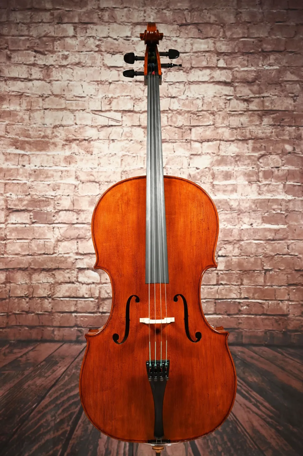 Frontansicht eines Simon Paul 7/8 Meister Cello (Violoncello) GUADAGNINI Modell, gebaut 2023