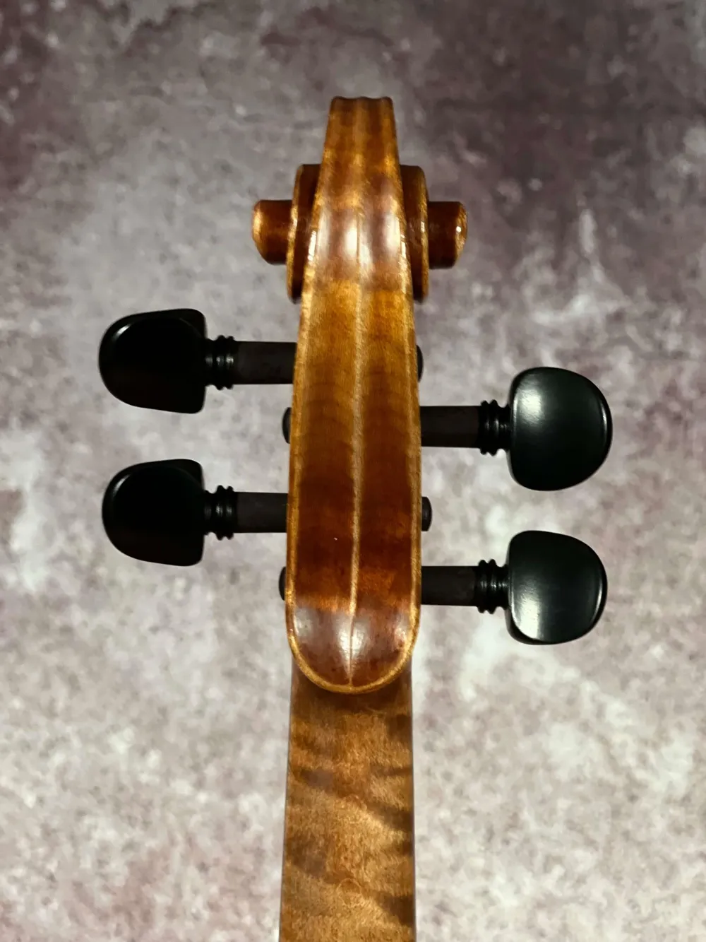 Schnecke-hinten-Detailansicht einer Györke Francisc Konzert Geige (Violine) Handarbeit 2020