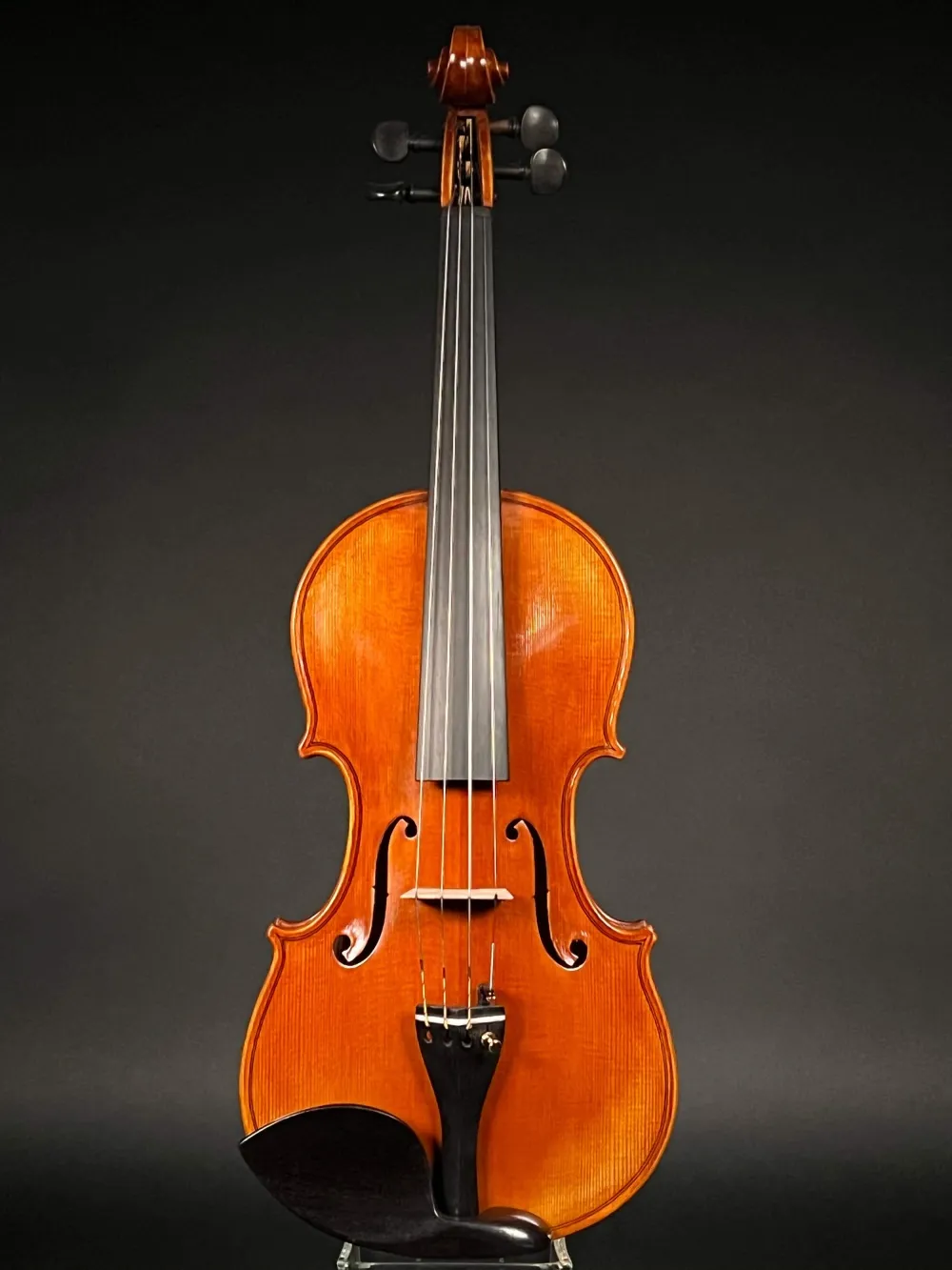 Front-Detailansicht einer Simon Joseph Meister 7/8 Geige (Violine) Stradivari Modell Handarbeit 2020