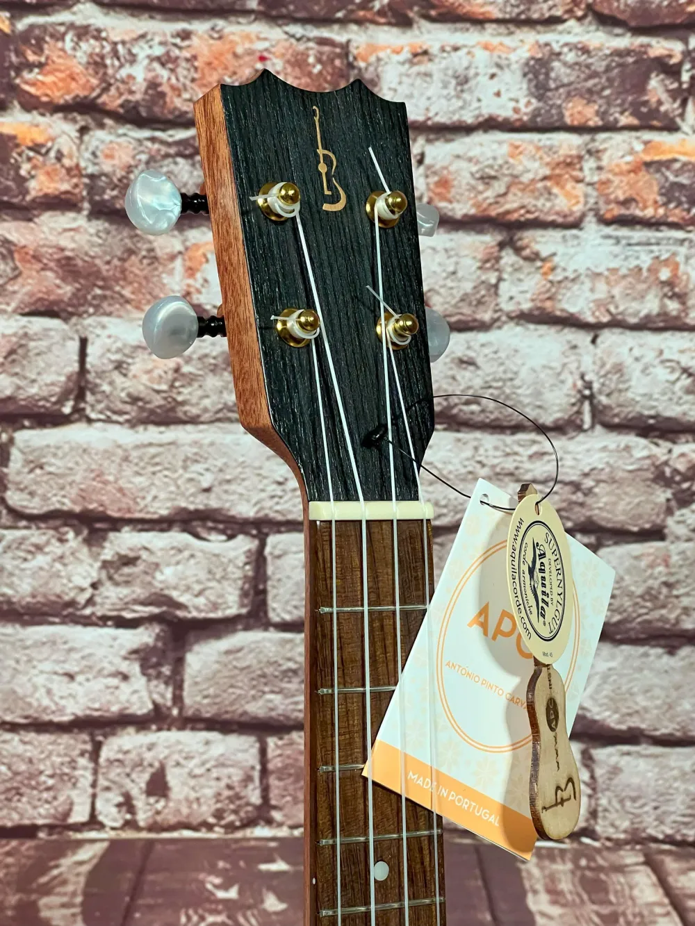 Kopf-oben-Detailansicht einer APC CT Concert Ukulele Modell Traditional, Handarbeit aus Portugal