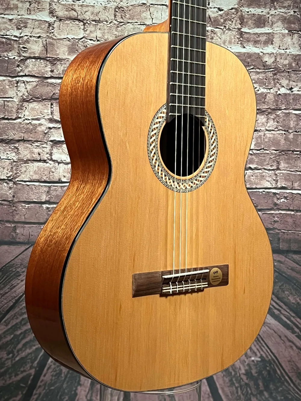 Decke-Detailansicht einer Hellweg 4/4 Konzertgitarre (Klassische Gitarre) Modell CS 32-C