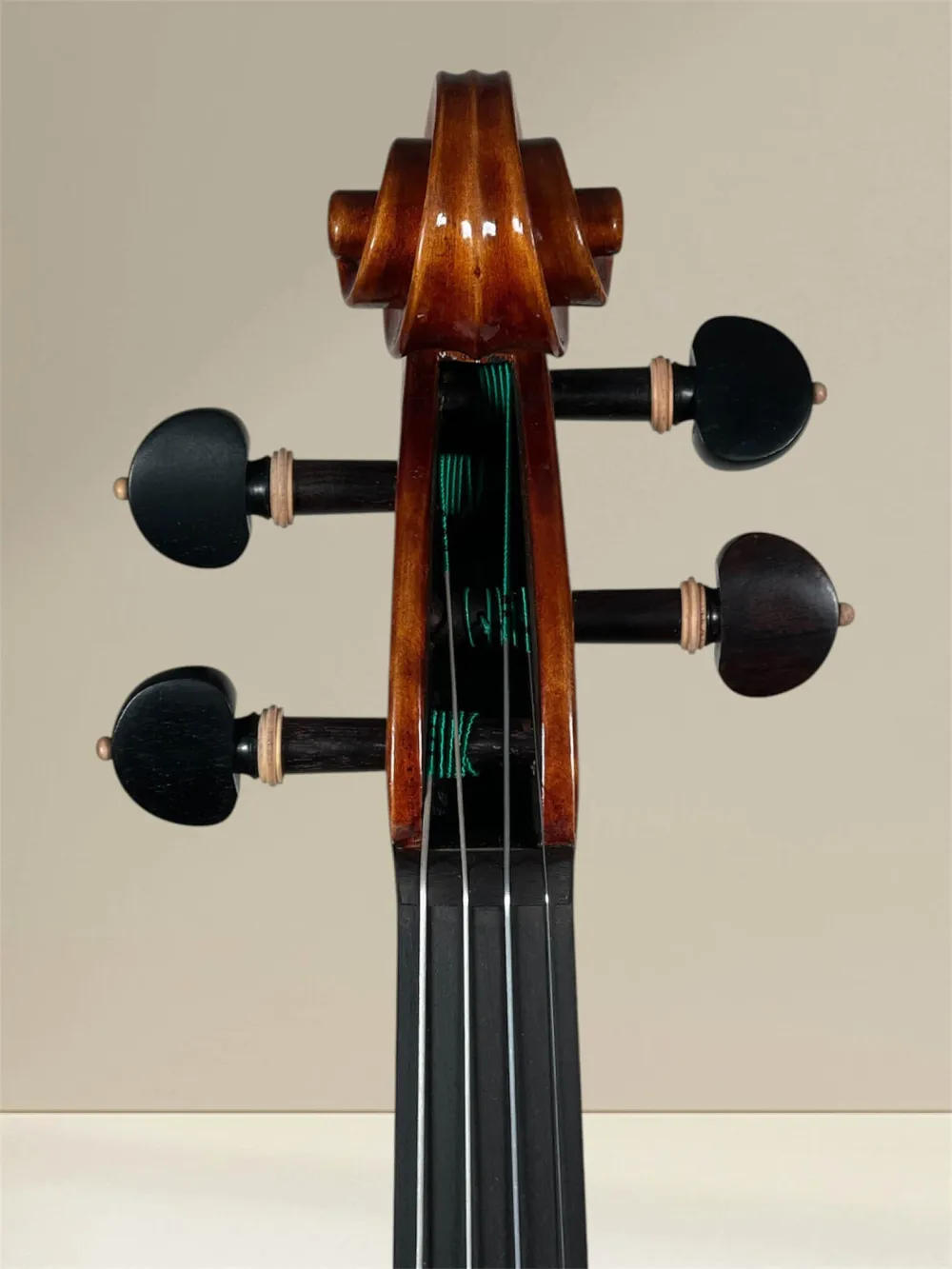 Maestro 26 Guarneri Violine 4/4 Schneckeansicht vorne
