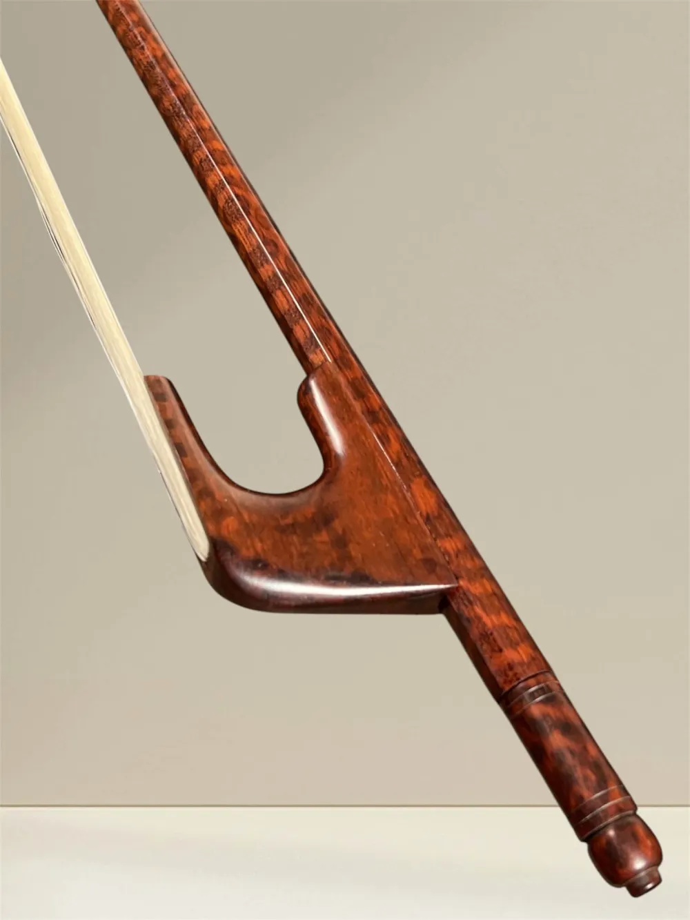 Petz Meisterbogen Bass Barock Modell im Dragonetti Style - Froschansicht