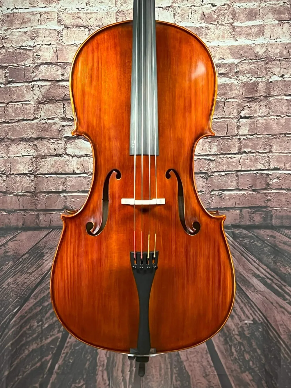 Decke-Detailansicht eines Bucur Ioan Professional Cello (Violoncello) Handarbeit aus Siebenbürgen 2023