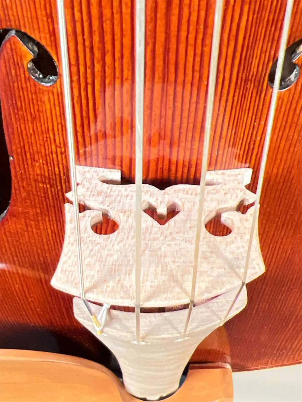 Simon Joseph 4/4 „Meister“ Barock Geige nach Stradivarius Modell gebaut 2025 - Stegansicht