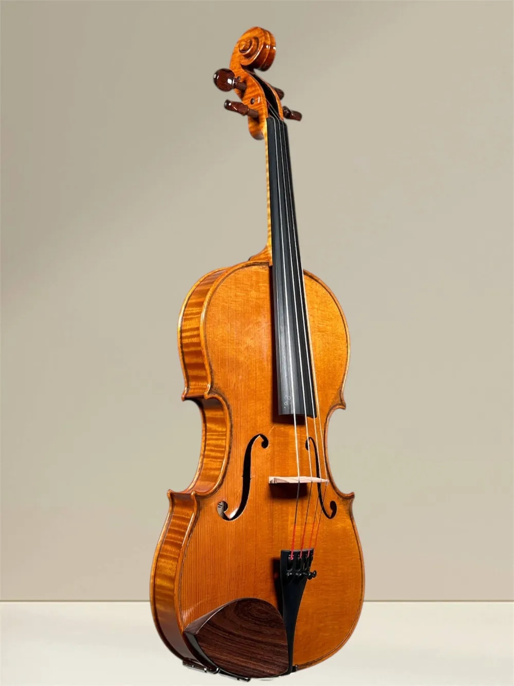 Simon Joseph Meister-Bratsche 15,5\" 39,5 cm, Stradivarius „Tuscan“ Modell, gebaut 2014 in Siebenbürgen - Vorderansicht seitlich