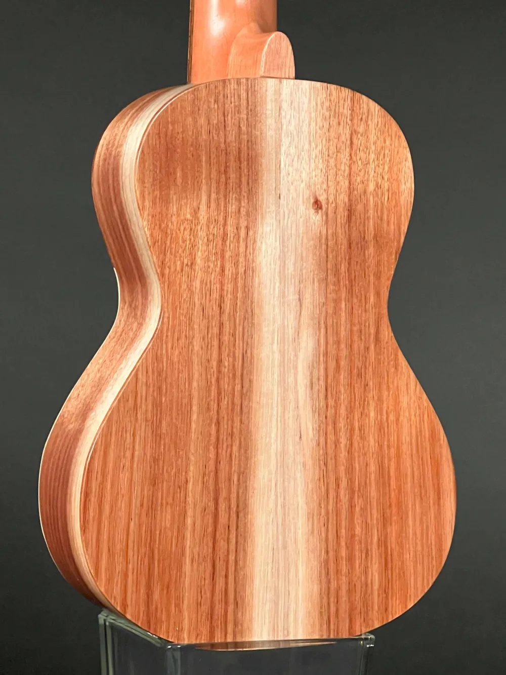 Boden-Detailansicht einer APC SS103 Sopran Ukulele Modell Portuguese, Handarbeit aus Portugal
