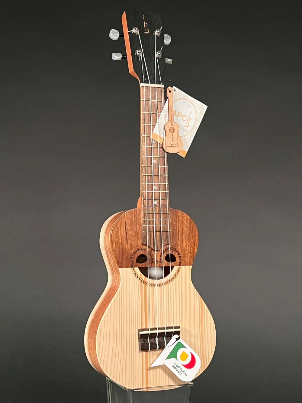 Front-Detailansicht einer APC SS103 Sopran Ukulele Modell Portuguese, Handarbeit aus Portugal
