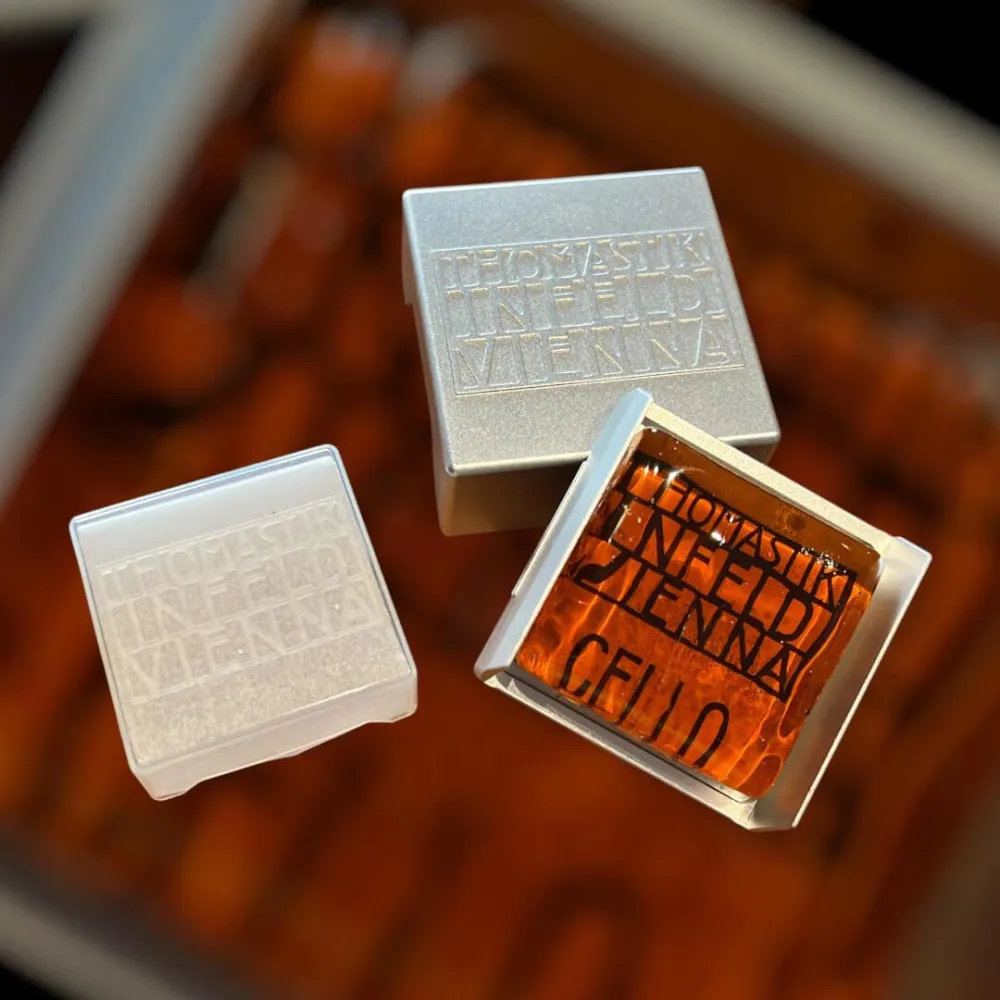 TI Rosin Thomastik-Infeld Cello Kolophonium im magnetischen Metalldöschen mit Silikon-Schutzkappe