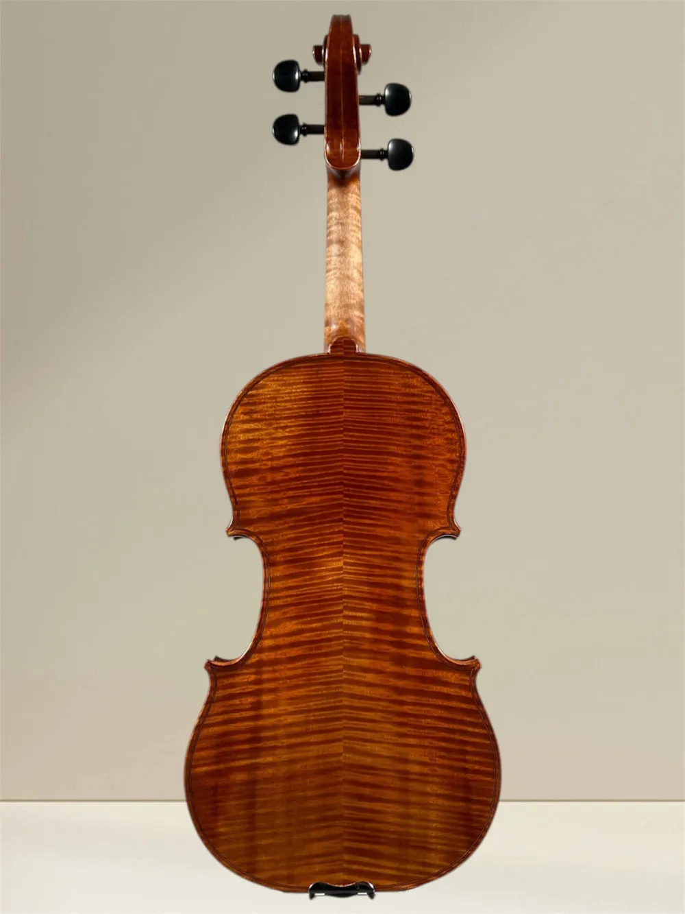 Calin Vultur Meistergeige 2025 – Stradivarius Modell – Rückansicht Calin Vultur Meistergeige 2025 – Stradivarius Modell – Rückansicht