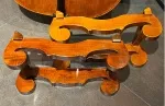 Design-Holzständer für Kontrabass aus massivem Ahorn